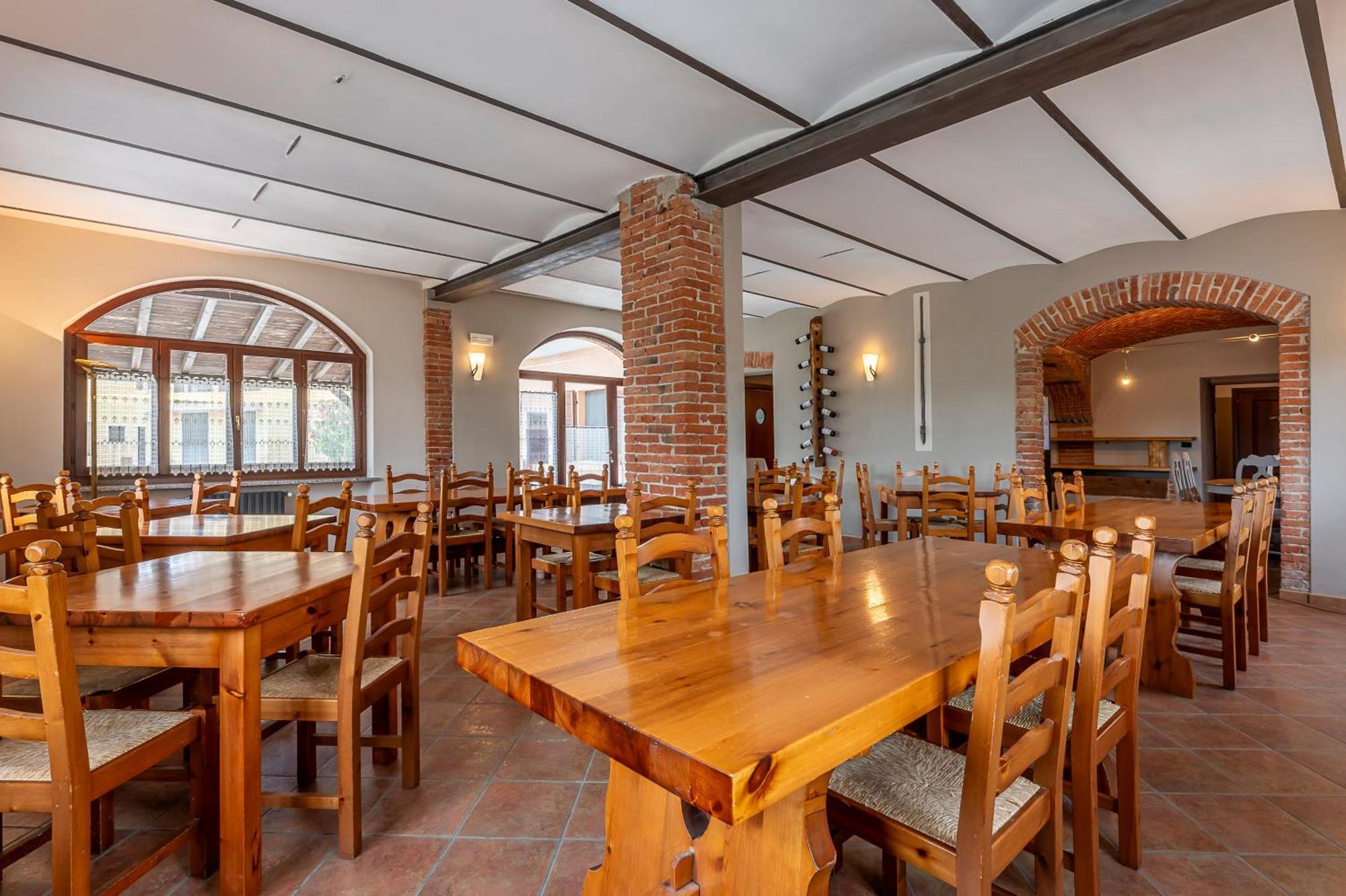 Agriturismo Cantine Bevione - Family Apartments Farigliano Exteriör bild