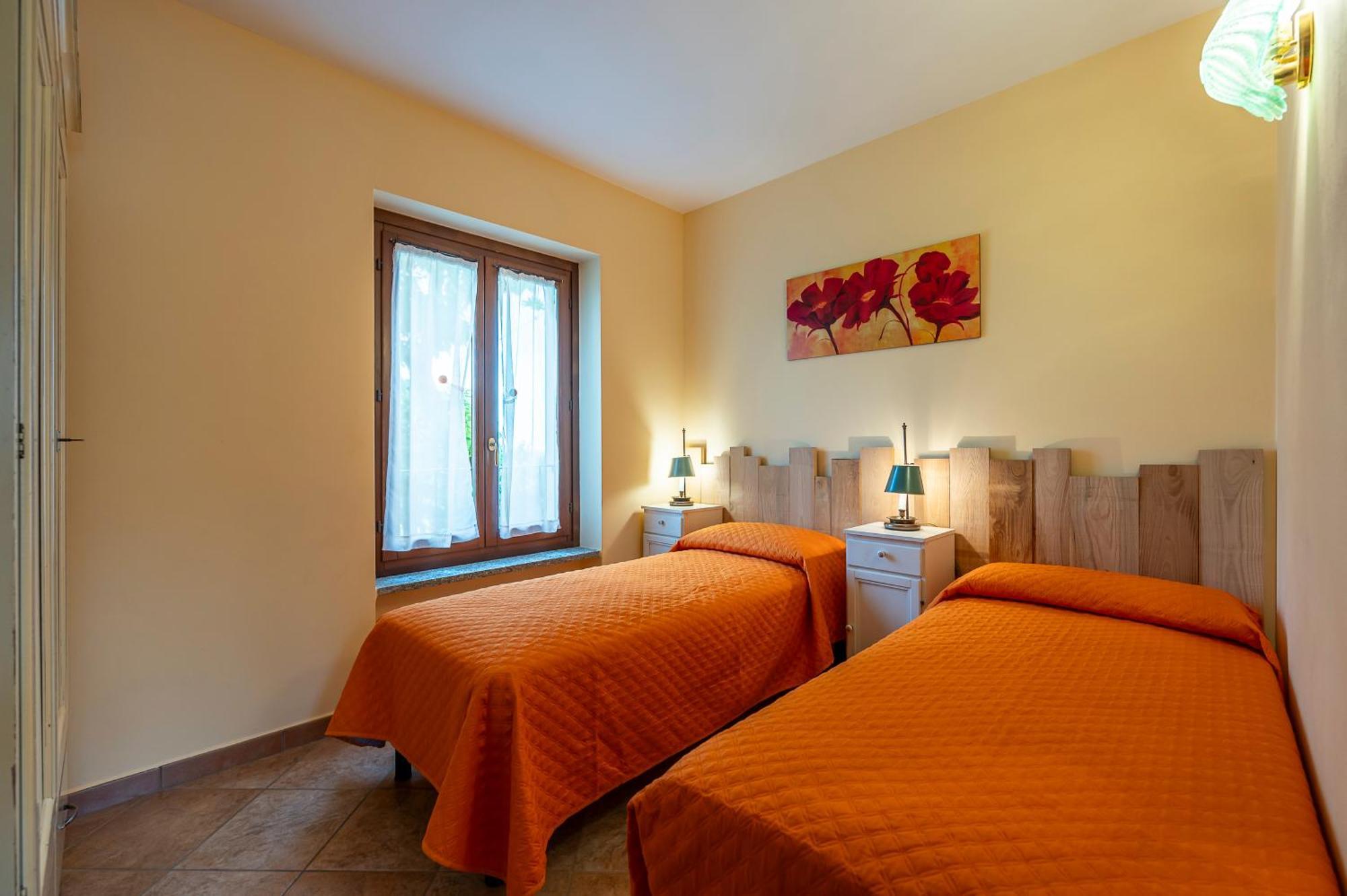 Agriturismo Cantine Bevione - Family Apartments Farigliano Exteriör bild