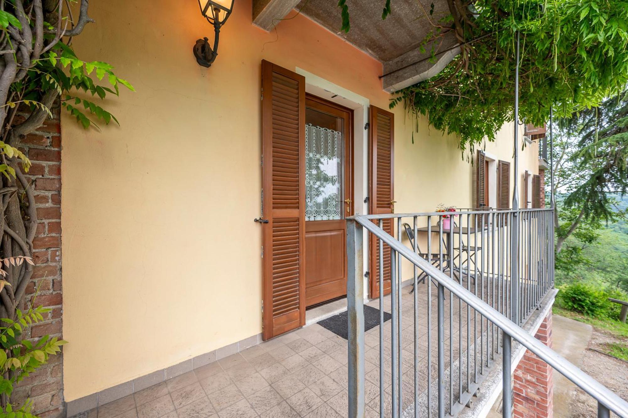 Agriturismo Cantine Bevione - Family Apartments Farigliano Exteriör bild